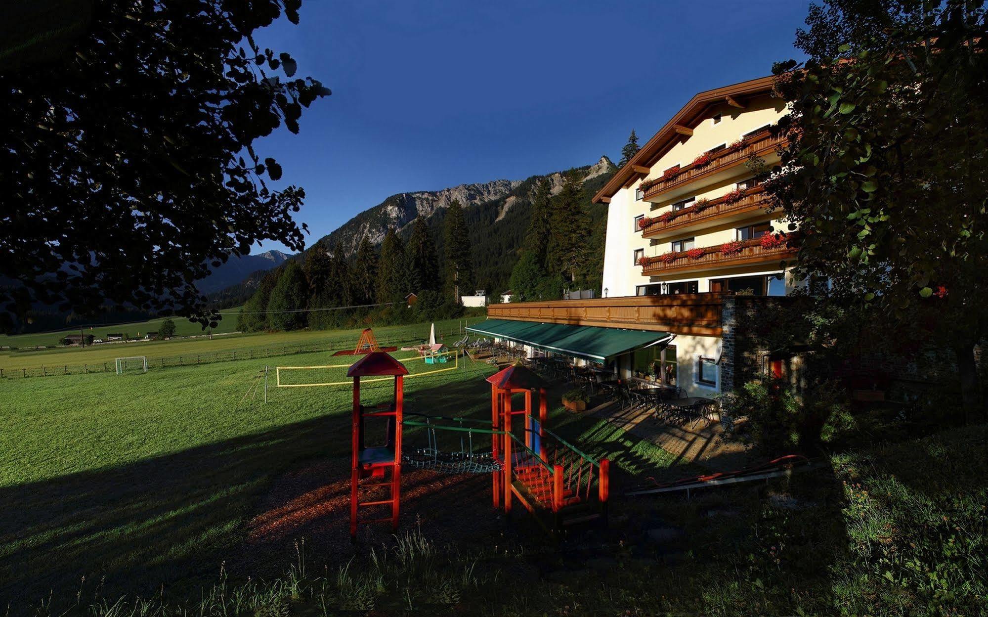 Haus Diana Hotel Reutte Bagian luar foto
