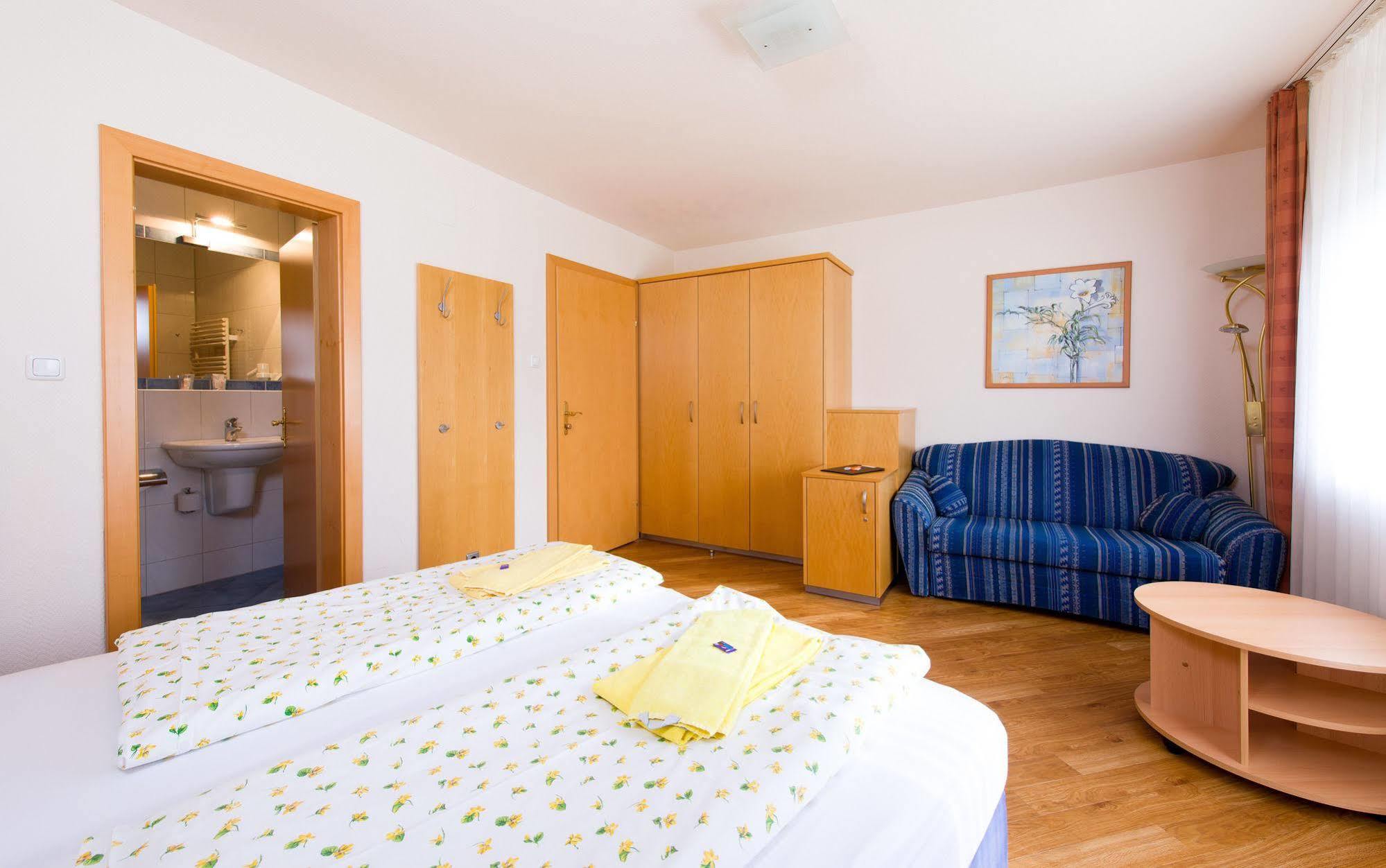 Haus Diana Hotel Reutte Bagian luar foto