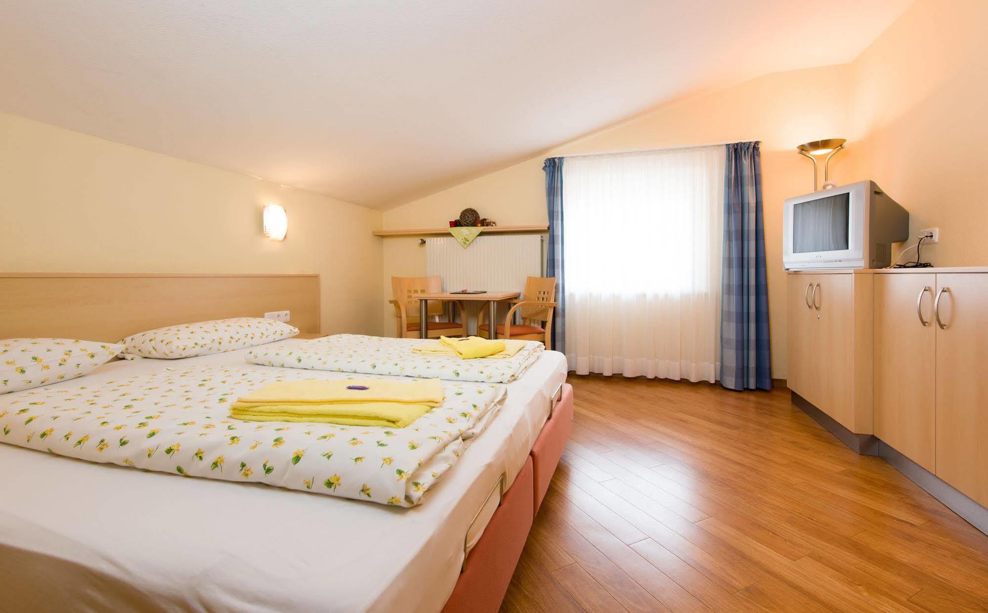 Haus Diana Hotel Reutte Bagian luar foto